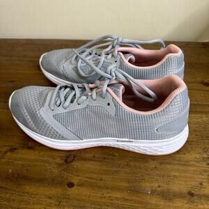 ASICS Women's Patriot 10 Sneaker size 9